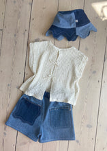 Load image into Gallery viewer, Roomy Wiggle Shorts