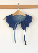 Load image into Gallery viewer, Little' Wiggle Collar